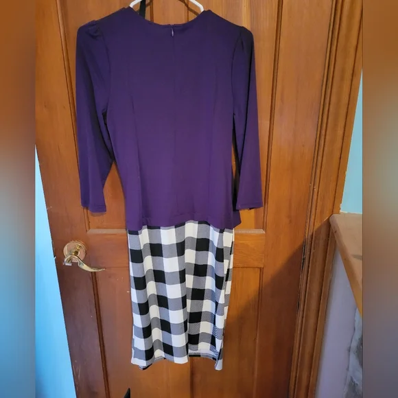 Dress - Picture 2 of 3